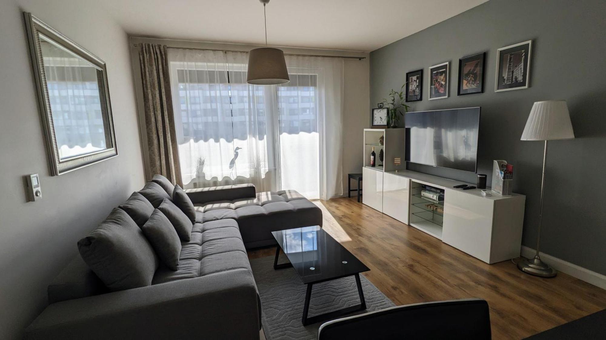E1 Luxury Oldtown Apt - 2X Parking, Foodstore, Pcscreen, Netflix, Unlimited Music, Crib, Babychair, Fastwifi, Aircon 科希策 外观 照片